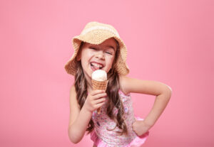 10 naminių sveikų ledų idėjų vaikams be pridėtinio cukraus