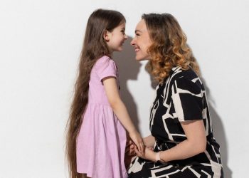 Aleksandra augina dvi autistiškas dukras: „Tampi detektyvu, nes bandai išsiaiškinti, ką vaikas sako savo elgesiu“